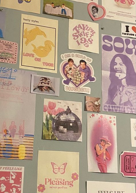 Taylor Swift Lover Themed Room, Olivia Rodrigo Themed Room, Taylor Swift Dorm Room, Gracie Abrams Harry Styles, Taylor Swift Tapestry, Taylor Swift Aesthetic Room, Taylor Swift Room Decor Ideas, Taylor Swift Gracie Abrams, Gracie Abrams Poster