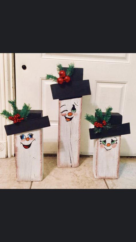 Christmas Gift Exchange Ideas, Gift Exchange Ideas, Wooden Snowmen, Wooden Christmas Crafts, Christmas Gift Exchange, Snowman Christmas Decorations, Handmade Christmas Crafts, Christmas Decorations Diy Outdoor, Diy Christmas Decorations Easy