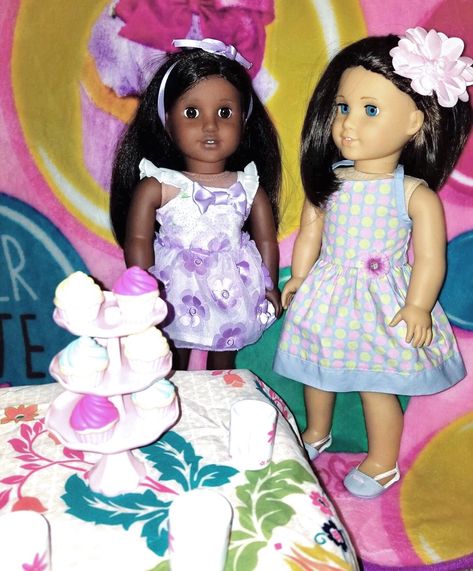 Gianna (Truly Me 80) and Chrissa Maxwell Chrissa Maxwell, Doll Collection, American Girl Doll, Girl Dolls, American Girl, Harajuku, Baby Face