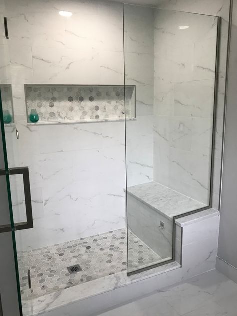 Modern Rochester Hills Master Bathroom - Modern - Bathroom - Detroit - by UNITED CONSTRUCTION | Houzz White Marble Shower Ideas, Bathroom Remodel Stand Up Shower Walk In, Bathroom Remodel Master Modern, Classic Shower Tile Ideas, Modern Shower Tile Ideas, Modern Shower Tile, Modern Washroom Design, Large Shower Tile, Master Vanity