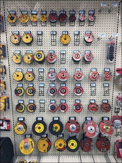 Hardware Shop Design, Hardware Store Design Display, Ferreteria Ideas Design, Hardware Shop Interior Design, Ferreteria Ideas, Motorcycle Showroom Interior, Interior Shop Display, Retail Store Layout, Store Display Design