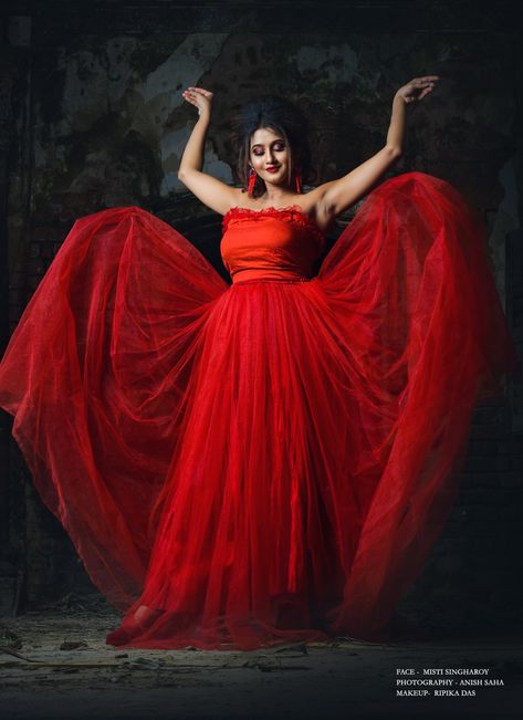 Long grown shoot outddor by Anish Saha Single Model Photoshoot, Grown Photoshoot Ideas, Grown Photoshoot, Long Dress Photoshoot Ideas, Bday Poses, Gown Poses, Corporate Shoot, Autumn Pics, Gown Photoshoot