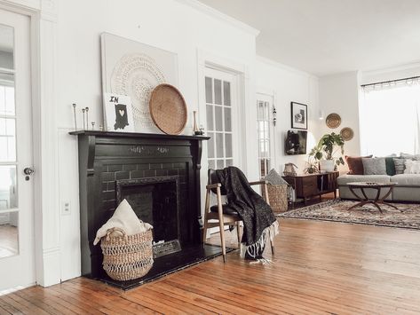 Funky Victorian Home Tour  White walls, painted black fireplace, boho, eccentric, modern home decor | Miranda Schroeder Blog White Walls Black Mantle, Black Fireplace And White Walls, Black And White Vintage Living Room, Black Fireplace With White Walls, White Walls Black Fireplace, Fireplace With White Walls, Black Fireplace White Walls, Painted Black Fireplace, Fireplace Colors