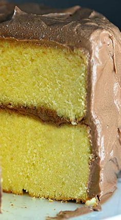 Scratch Yellow Cake Recipe, Butter Yellow Cake, Yellow Cake With Chocolate Frosting, Cake With Chocolate Frosting, Moist Yellow Cakes, Yellow Cake Recipe, Buttermilk Recipes, Cake Recipes From Scratch, Best Cake Recipes