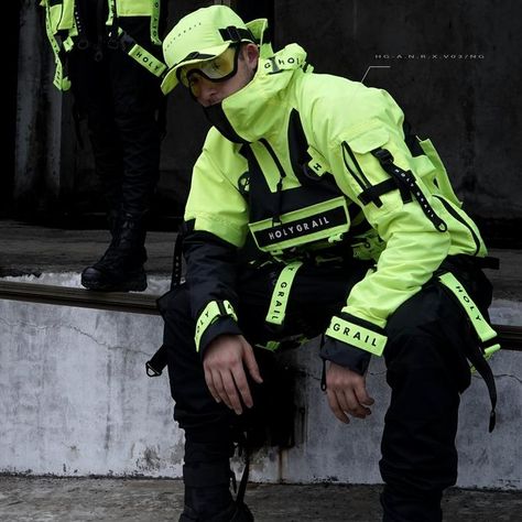 Neon Techwear, Techwear Girl, Synthwave Fashion, Cyberpunk Outfit, Techwear Outfits, Tactical Wear, Cyberpunk Clothes, Concept Clothing, Cyberpunk Fashion