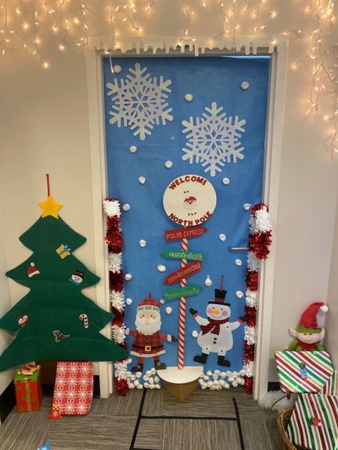 North Pole Door Decorating Contest, North Pole Door Decorations, North Pole Door Decorations For School, Decorated Doors For Christmas, North Pole Door, Christmas Door Decorating Contest School, North Pole Christmas Decor, Christmas Study, Diy Christmas Door Decorations