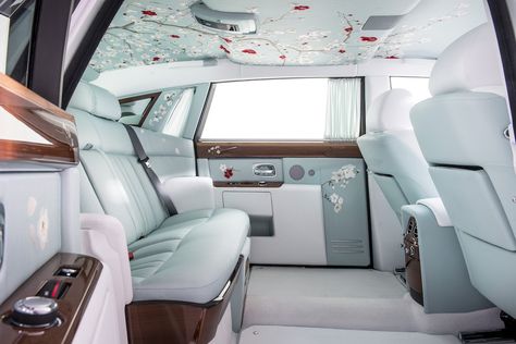 That may just be as luxurious as it gets. Auto Rolls Royce, Tactical Vehicle, Rolls Royce Interior, Porsche 550 Spyder, Luxe Auto's, Rolls Royce Motor Cars, Porsche 550, Opulent Interiors, Luxury Car Interior