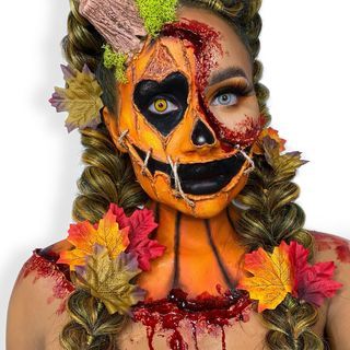 #halloweenmakeup #halloween #makeup #halloweencostume #makeupartist #mua #sfxmakeup #horror #sfx #spookyseason #cosplay #makeupideas #spooky #happyhalloween #makeuptutorial #scary #art #halloweenmakeupideas #halloweenparty #halloweendecor #creativemakeup #october #facepaint #daysofhalloween #makeuplooks #creepy #love #horrormakeup #beauty #photography Creepy Love, Creepy Clown Makeup, Scary Pumpkin Faces, Scarecrow Makeup, Handmade Halloween Costumes, Horror Make-up, Creepy Halloween Makeup, Cute Halloween Makeup, Halloween Makeup Diy