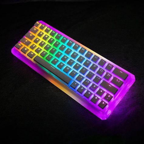 Rgb Keyboard Aesthetic, Keyboard Gaming Aesthetic, Gaming Keyboard Aesthetic, Keyboard Aesthetic, Cool Boys Room, Keyboard Themes Wallpaper, Diy Mechanical Keyboard, Pc Games Setup, Rgb Keyboard