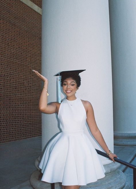 Cute Outfits For Graduation Pictures, Black Heels Dress Outfit, Graduation Dress Ideas Black Women, Graduation Dresses Aesthetic, Nursing Graduation Dress, Graduation Photos With Flowers, Women Graduation Outfit, College Grad Pic Ideas, Graduation Picture Ideas Black Women