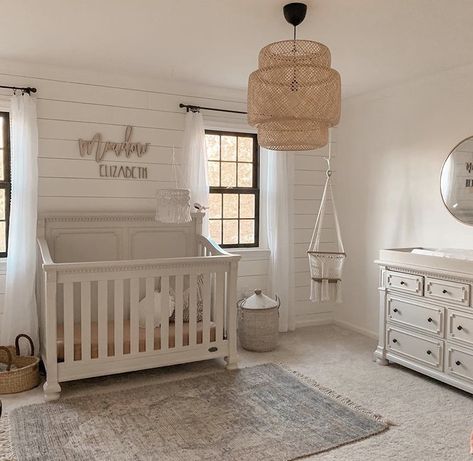 Neutral Baby Nursery, Gender Neutral Baby Nursery, Baby Nursery Inspiration, Baby Room Neutral, Baby Room Themes, Baby Nursery Neutral, Estilo Shabby Chic, Nursery Room Design, Girl Nursery Room