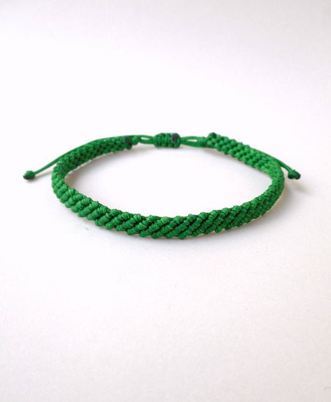 Macrame Wristband, Green Friendship Bracelet, Rat Jewellery, Bracelet Boyfriend, Green Macrame, Surf Bracelet, Wax Cord Bracelet, Jewelry Wax, Surf Gifts