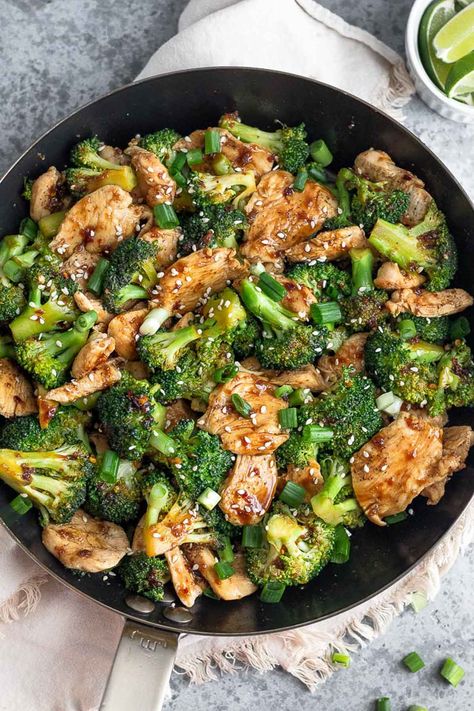 Healthy Chicken and Broccoli Stir Fry (Gluten-Free) - Eat the Gains Broccoli And Chicken Stir Fry, Healthy Chicken And Broccoli Recipes, Sweet And Spicy Stir Fry, Healthy Stir Fry Recipes, Healthy Chicken And Broccoli, Chicken And Veggie Stir Fry, Spicy Stir Fry Sauce, Spicy Stir Fry, Chicken And Broccoli Stir Fry