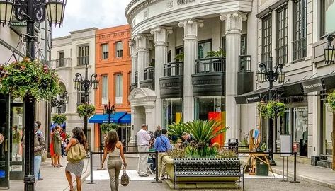 Los Angeles Shopping Guide: 18 Best Destinations For Shopping In 2021 Los Angeles Itinerary, Rodeo Drive Beverly Hills, Visit Los Angeles, Los Angeles Shopping, Centre Commercial, Rodeo Drive, City Of Angels, Free Things To Do, Walk Of Fame