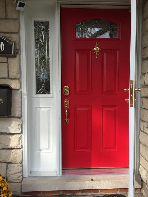 Perfect red door! I used Sherwin Williams in heartthrob and I'm in love with my new door! #reddoor #door #sherwinwilliams Painted Exterior Doors, Exterior Door Colors, Yellow Front Doors, Red Paint Colors, Green Front Doors, Red Front Door, Best Front Doors, Black Front Doors, Front Door Paint Colors