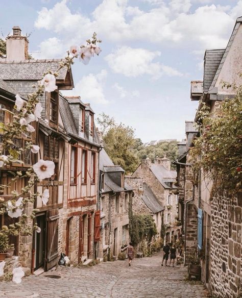 Trad Aesthetic, Chart Aesthetic, Plums Pictures, Streets Of France, France Aesthetic, Brittany France, Travel Girl, Fairy Garden Houses, France Photos