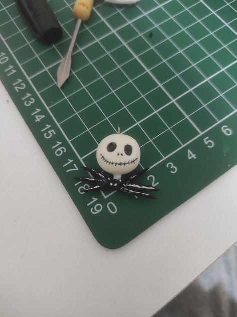 🎃👻🎃 Nightmare Before Christmas Clay, Jack Skellington Diy, Air Clay, Christmas Jack Skellington, Nightmare Before Christmas Jack, Christmas Clay, Clay Craft, Polymer Clay Diy, Dry Clay