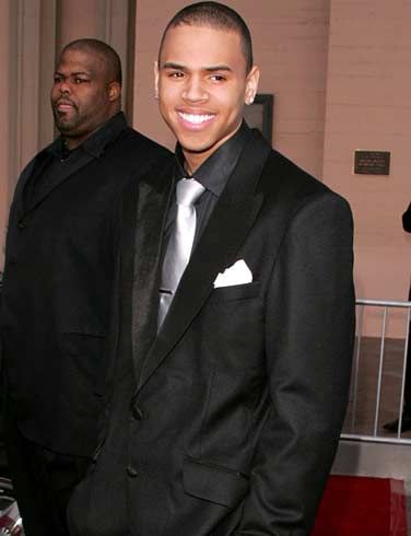 Black suit/silver tie Black Suit With Silver Tie, Black Suit Silver Tie, Black Suit Black Shirt, Chris Brown And Rihanna, Chris Brown Style, Chris Brown Official, Chris Brown X, Chris Breezy, All Black Suit