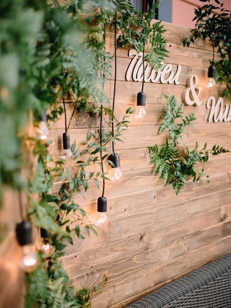 Wood Backdrop Wedding, Wedding Seating Chart Display, Outdoor Tent Wedding, Easter Backdrops, Wedding Reception Backdrop, Rustic Wedding Reception, Wedding Backdrop Design, Wedding Reception Decor, Wood Backdrop