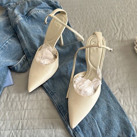 Brand New. Zara White High Heels. Eur 37. Us Size 6.5 Zara Heels 2024, Zara Heels, White High Heels, Ankle Strap Block Heel, Zara Leather, Rhinestone Heels, Closet Organizer, Girly Shoes, White Pumps