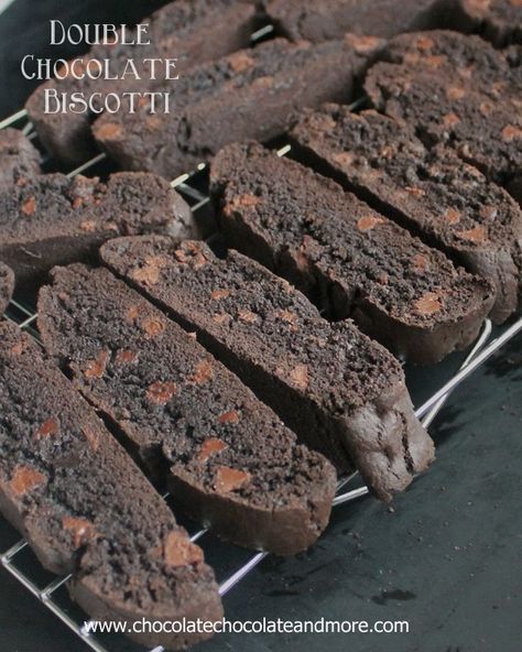 Biscotti Cake, Chocolate Biscotti, Resepi Biskut, Biscotti Cookies, Biscotti Recipe, Italian Cookies, Chocolate Chocolate, Crumpets, Köstliche Desserts