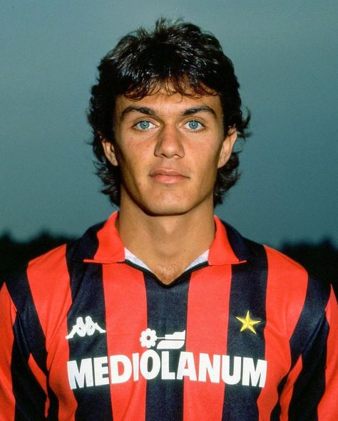 Paolo Maldini Maldini Tackle, Maldini Wallpapers, Paulo Maldini, Football Aesthetics, Paolo Maldini, Ronaldo Juventus, Cruciate Ligament, Vintage Soccer, Chad Michael Murray