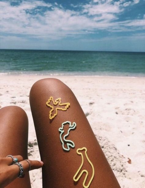 ✩ Pinterest ~ carolinet0814 Silly Bands, Summer Goals, Summer Plans, Summer Feeling, Summer Dream, Summer Photos, Doja Cat, Summer Pictures, Homecoming Makeup