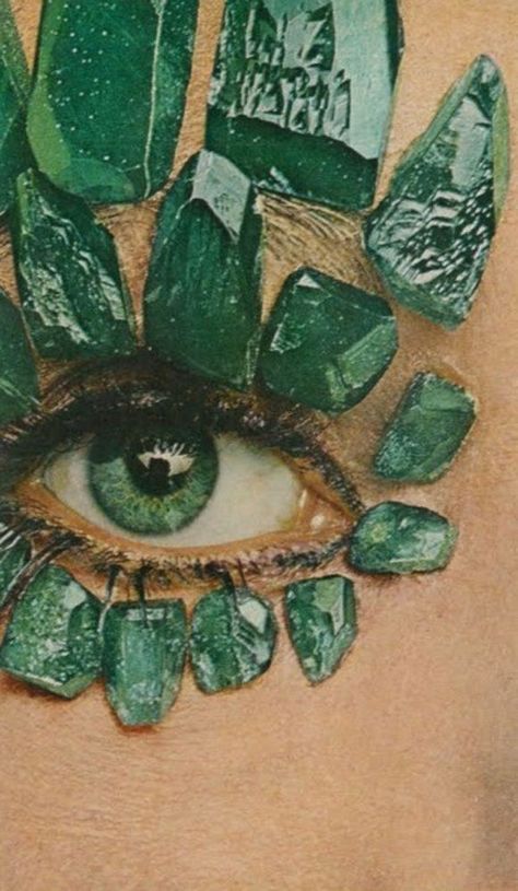 Verde Smeraldo, Emerald Eyes, Green Collection, Foto Art, Color Of The Year, Green Aesthetic, Pantone Color, An Eye, Green Eyes