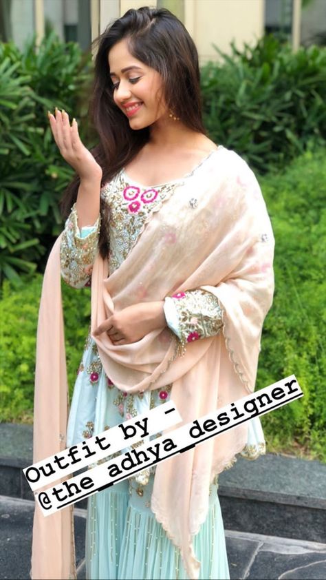 Follow me "afsha03" for more pics Kurti Girl, Zannat Zubair, School Border, Jannat Zubair, Teen Celebrities, Muslim Women Fashion, Traditional Indian Outfits, Blonde Hair Looks, Child Actresses