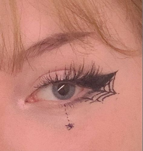 Halloween Spider Makeup, Spider Makeup, Makeup Filter, Holloween Makeup, Vampire Bride, Cute Halloween Makeup, Learn Makeup, Halloween Eye Makeup, Work Makeup