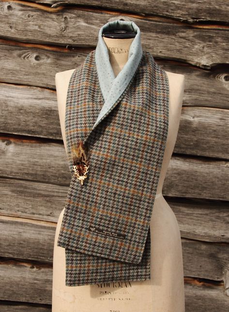 British Country Style, Tweed Scarf, Derby Fashion, Loom Projects, Tweed Jackets, Weaving Loom Projects, British Country, Scarf Outfit, Weaving Loom