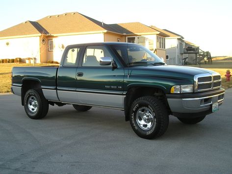 Dodge Ram dark green or blue color two tone with silver trim Dodge Ram Power Wagon, Dodge Ram 2500 Cummins, Cummins Diesel Trucks, Ram Power Wagon, 2018 Dodge Challenger Srt, Country Trucks, 1968 Dodge Charger, Used Jeep, Dodge Ram Pickup