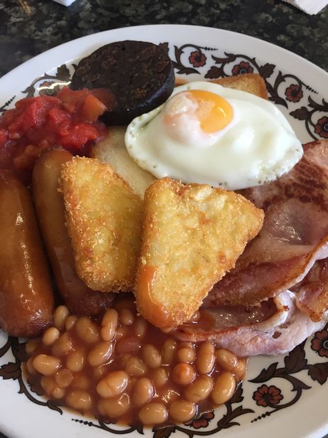 Uk Breakfast, Healthy Breakfast Menu, Pretty Breakfast, Hp Sauce, Breakfast Cafe, Breakfast Platter, Big Breakfast, Breakfast Set, Delicacy Food