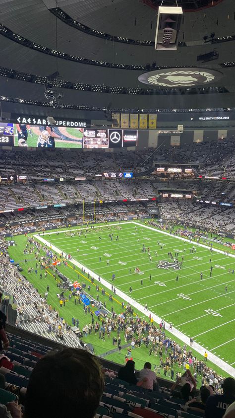 Nfl Game Aesthetic, Superbowl Aesthetic, Football Game Aesthetic, Senior Bucket List, Nfl Wife, Future Collage, Nfl Wives, Nfl Stadium, Saints Game