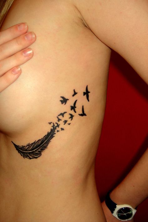 Feather And Birds Tattoo, Geometric Tattoo Bird, Feather Tattoo Meaning, Cool Tattoos For Girls, Small Girl Tattoos, Cute Small Tattoos, Tattoo Designs For Girls, Cute Tattoos For Women