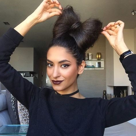 18 Hairstyles That Are Basically Halloween Costumes — Halloween Hair Ideas Scary Hairstyles, Angelic Hair, Sarah Angius, High Bun Hair, Bleached Hair Repair, Bow Bun, Bun Tutorials, Performance Hairstyles, Bun Updo