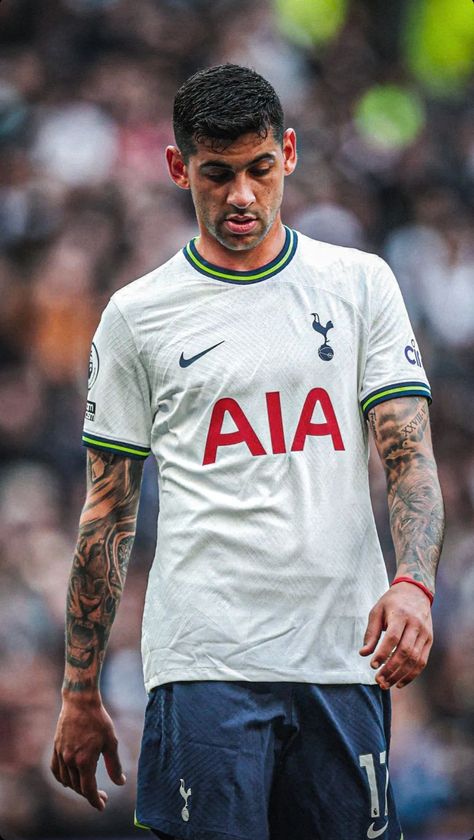 Cuti Romero, Tottenham Hotspur Football, Tottenham Hotspur Fc, Your Wallpaper, View Wallpaper, Soccer Stars, Football Kids, The Pitch, Football Wallpaper