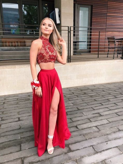 15 Vestidos de graduación que usaría si no fuera a reprobar el año Red Graduation Dresses, Red Graduation Dress, Red Satin Prom Dress, Red Hoco, Red Prom Dresses, Dresses Graduation, Hoco Dress, Prom Dresses 2019, Graduation Dresses