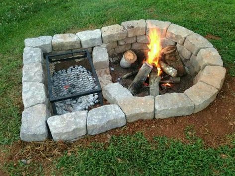 Outside Fire Pits, Brick Fire Pit, Outdoor Fire Pit Designs, Fire Pit Landscaping, Fire Pit Bbq, Pools Backyard, Backyard Seating, Fire Pit Grill, Fire Pit Area