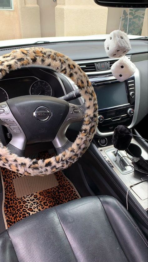 Car Decorations Interior Y2k, Car Decor Y2k, Boujee Car Interior, Y2k Car Interior Decor, Cute Inside Of Car, 2000s Car Decor, Aesthetic Car Interior Ideas, Grunge Car Accessories, Pimped Out Car Interior