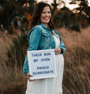 Surrogacy Photo Shoot Ideas, Gestational Carrier Announcement, Surrogacy Announcement Ideas, Surrogate Photo Shoot, Surrogacy Photoshoot, Surrogacy Pregnancy Announcement, Surrogate Maternity Photos, Surrogacy Announcement, Surrogacy Quotes