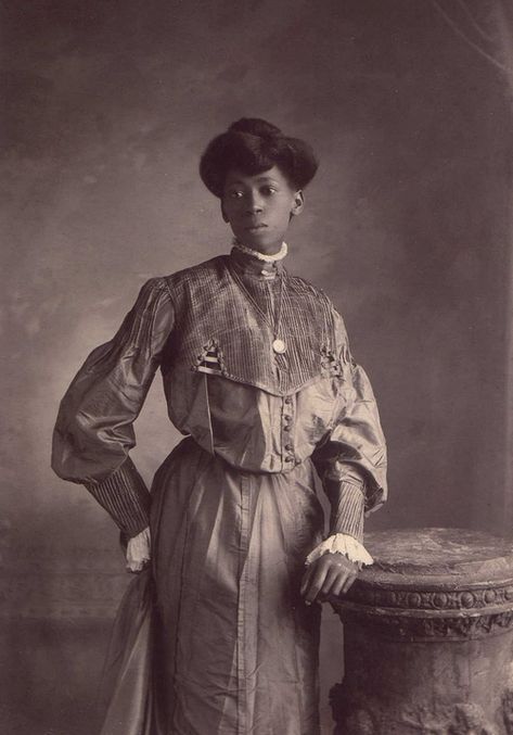 Cabinet Card, Norfolk, Virginia, c. 1880 African American Fashion, American Photo, Vintage Black Glamour, Gibson Girl, American Woman, Old Fashion, Vintage Portraits, African American History, African American Women