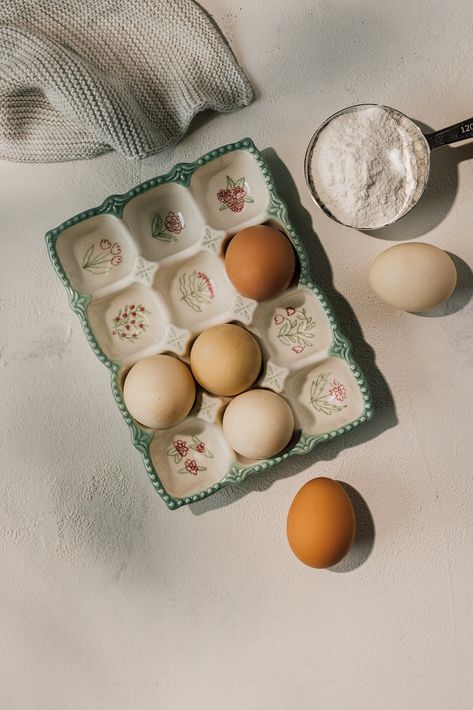 How To Use Dishwasher, Ceramic Egg Holder, Eco Store, Egg Crates, Egg Tray, Cerámica Ideas, Knit Dishcloth, Pottery Crafts, Egg Holder