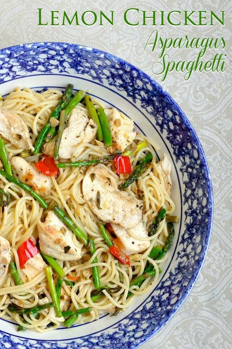 Asparagus Spaghetti, Spaghetti Easy, Rock Recipes, Chicken Asparagus, Whole Wheat Pasta, Chicken Spaghetti, Dinner Salads, Culinary Recipes, Linguine