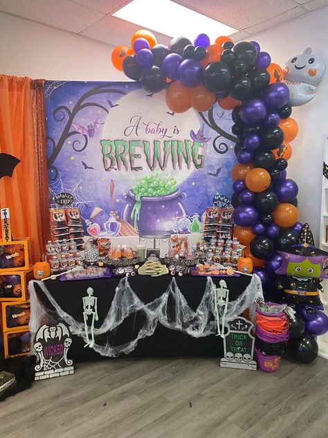 Witch Cauldron Gender Reveal, Halloween Gender Reveal Backdrop, Gender Reveal Ideas Halloween, Halloween Themed Gender Reveal Party, Halloween Gender Reveal Ideas, Baby Halloween Party, Halloween Shower Ideas, Halloween Gender Reveal, Halloween Baby Shower Theme