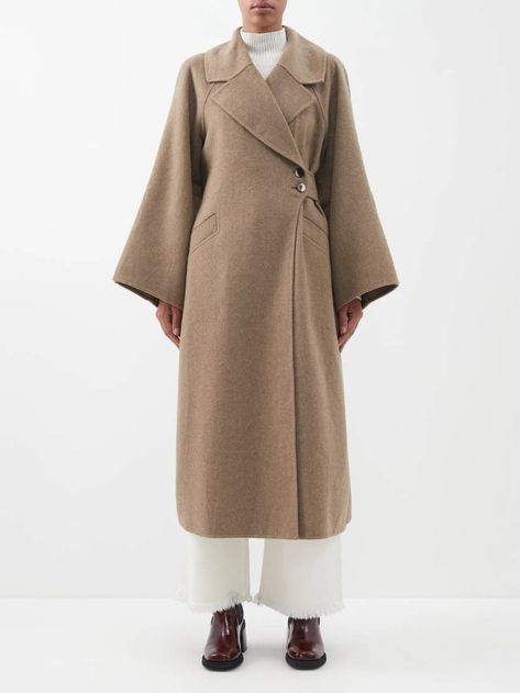 Winter Colour Palette, Spring 2023 Runway, Modern Heritage, Coat Trends, Soft Tailoring, Designer Coats, Tailored Coat, Longline Coat, Maxi Coat