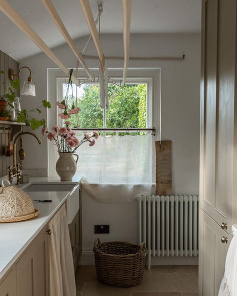 Nicola Huthwaite, Cottagecore Laundry Room, Victorian Laundry Room, Cotswolds House, Cottage Laundry Room, English Country Interiors, Room Pantry, Cotswolds Cottage, Transitional Farmhouse