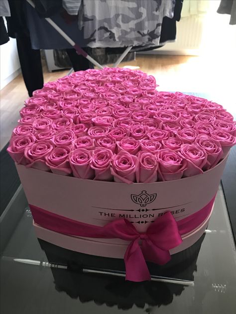 The Million Roses- Most beautiful flowers ever for my Birthday Thank You Regalos Ideas, Million Roses, Rosen Box, Luxury Flower Bouquets, Flower Box Gift, Rose Arrangements, Fresh Flowers Arrangements, Flower Therapy, Most Beautiful Flowers