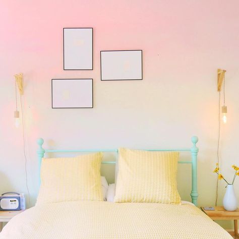 Pastel Rainbow Room Decor, Accent Walls Bedroom, Ombre Painted Walls, Girls Room Paint, Amsterdam Apartment, Unicorn Room, Ombre Wall, Kid Rooms, Bedroom Wall Designs