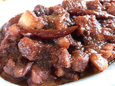 Casa Baluarte Filipino Recipes: Pork Binagoongan Pork Binagoongan Recipe, Dinuguan Recipe, Pork Binagoongan, Filipino Pork Recipes, Easy Filipino Recipes, Philippine Cuisine, Filipino Recipe, Recipe Pork, Recipes Pork